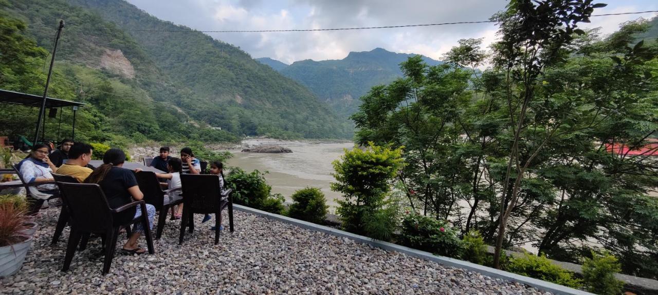 H7 Stay On The Ganges, Yoga & Spa Resort, Rishikesh Exterior photo